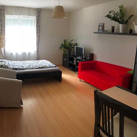 Cozy Apartment In District 8 Budapest Eksteriør billede